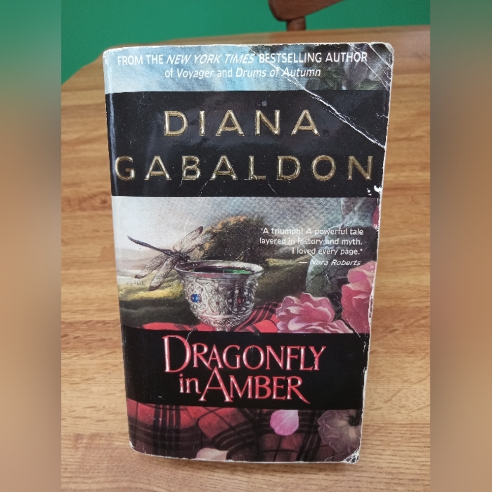 Dragonfly in Amber by Diana Gabaldon 1992 Paperback